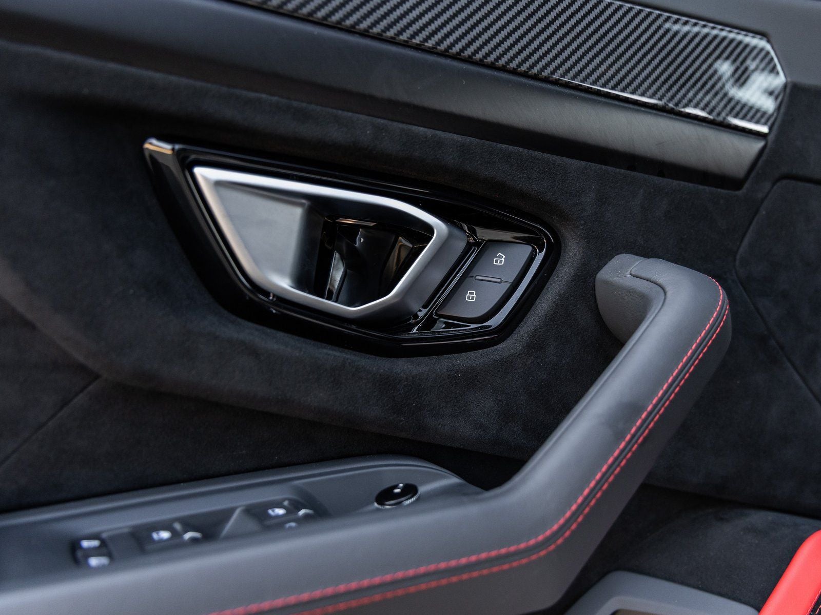 2024 Lamborghini Urus Performante