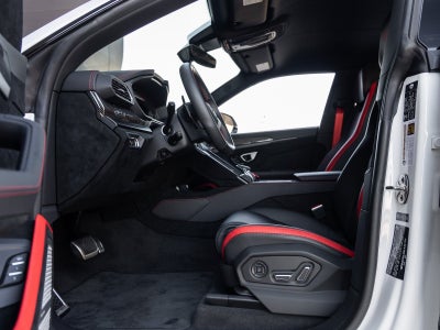 2024 Lamborghini Urus Performante