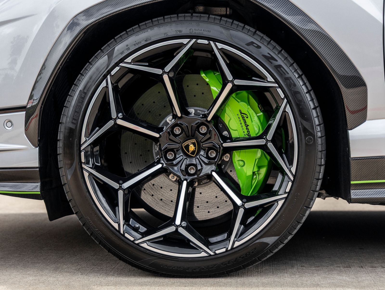 2024 Lamborghini Urus Performante