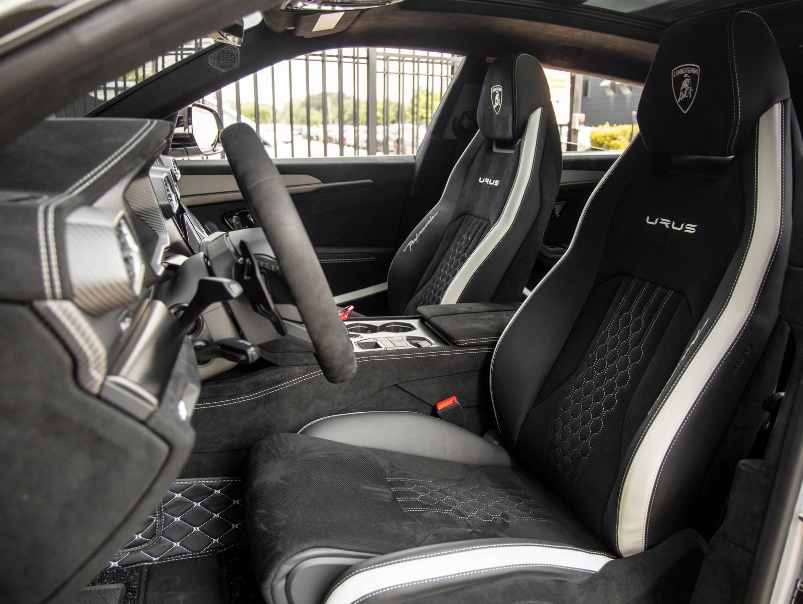 2024 Lamborghini Urus Performante