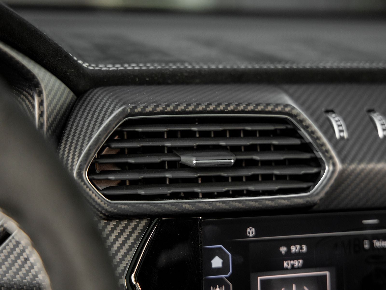 2024 Lamborghini Urus Performante