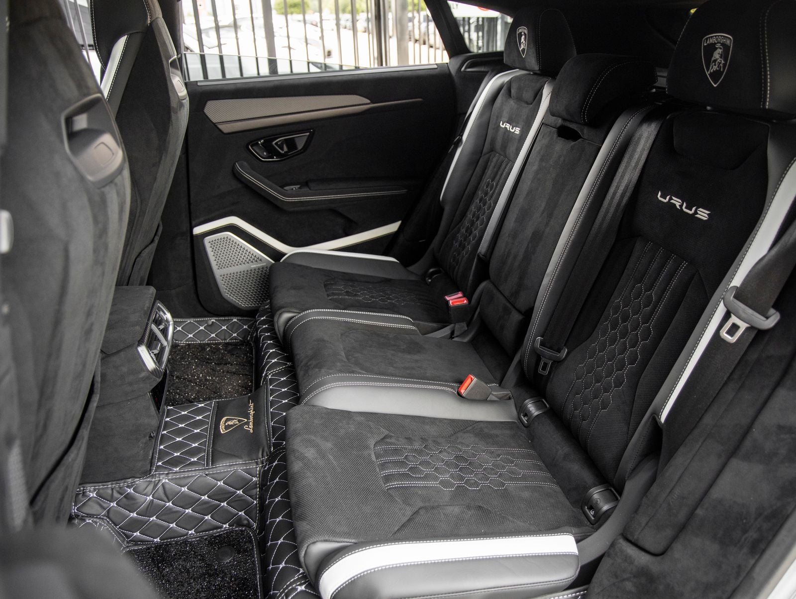 2024 Lamborghini Urus Performante