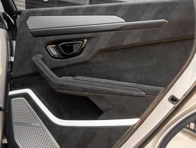 2024 Lamborghini Urus Performante