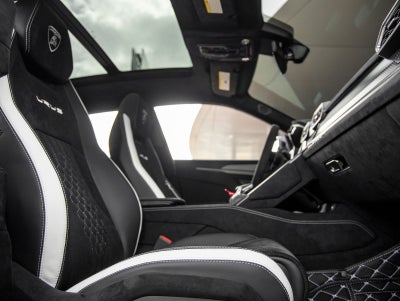 2024 Lamborghini Urus Performante