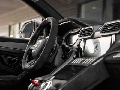 2024 Lamborghini Urus Performante