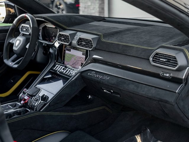 2024 Lamborghini Urus Performante