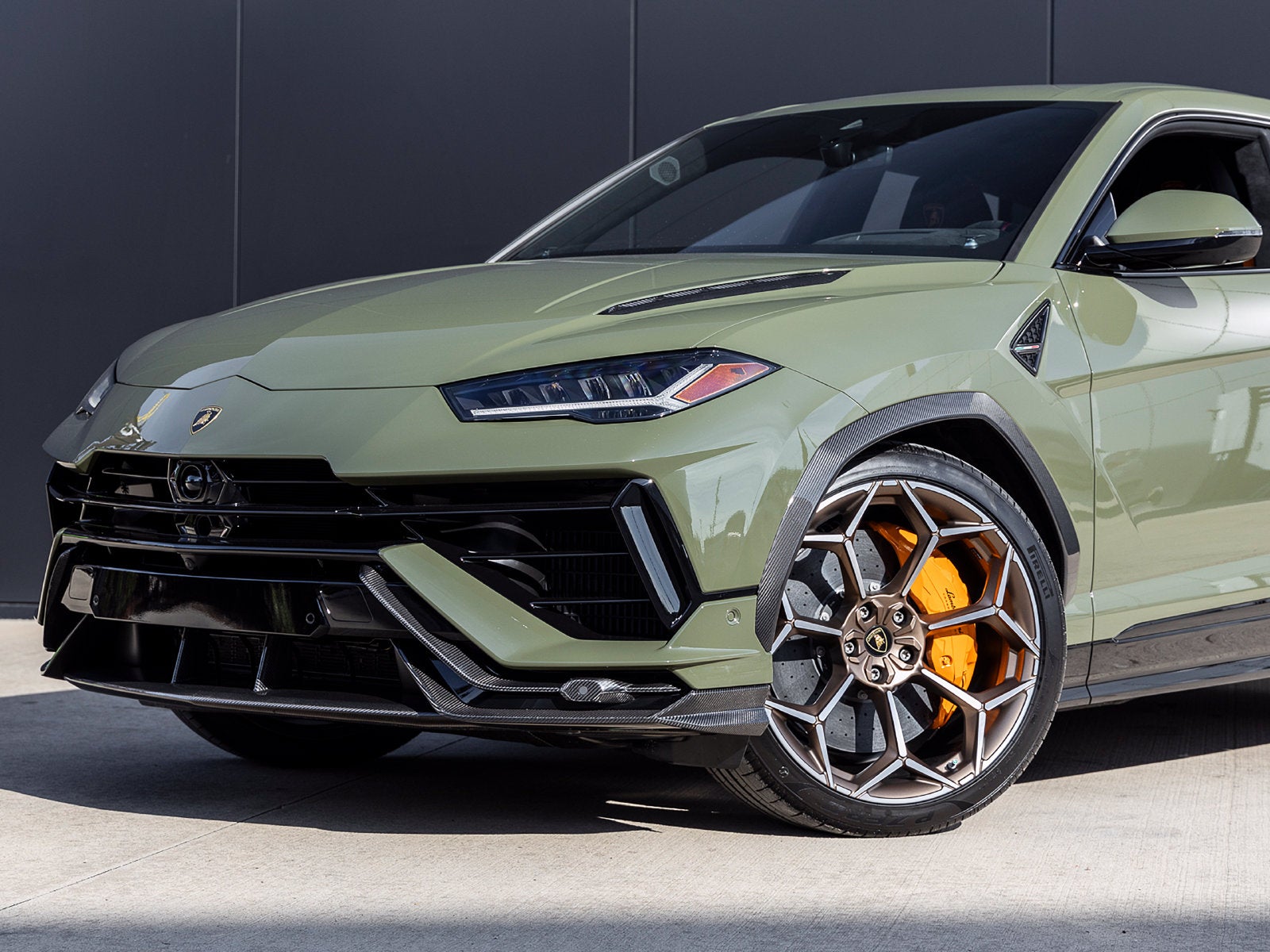 2023 Lamborghini Urus Performante