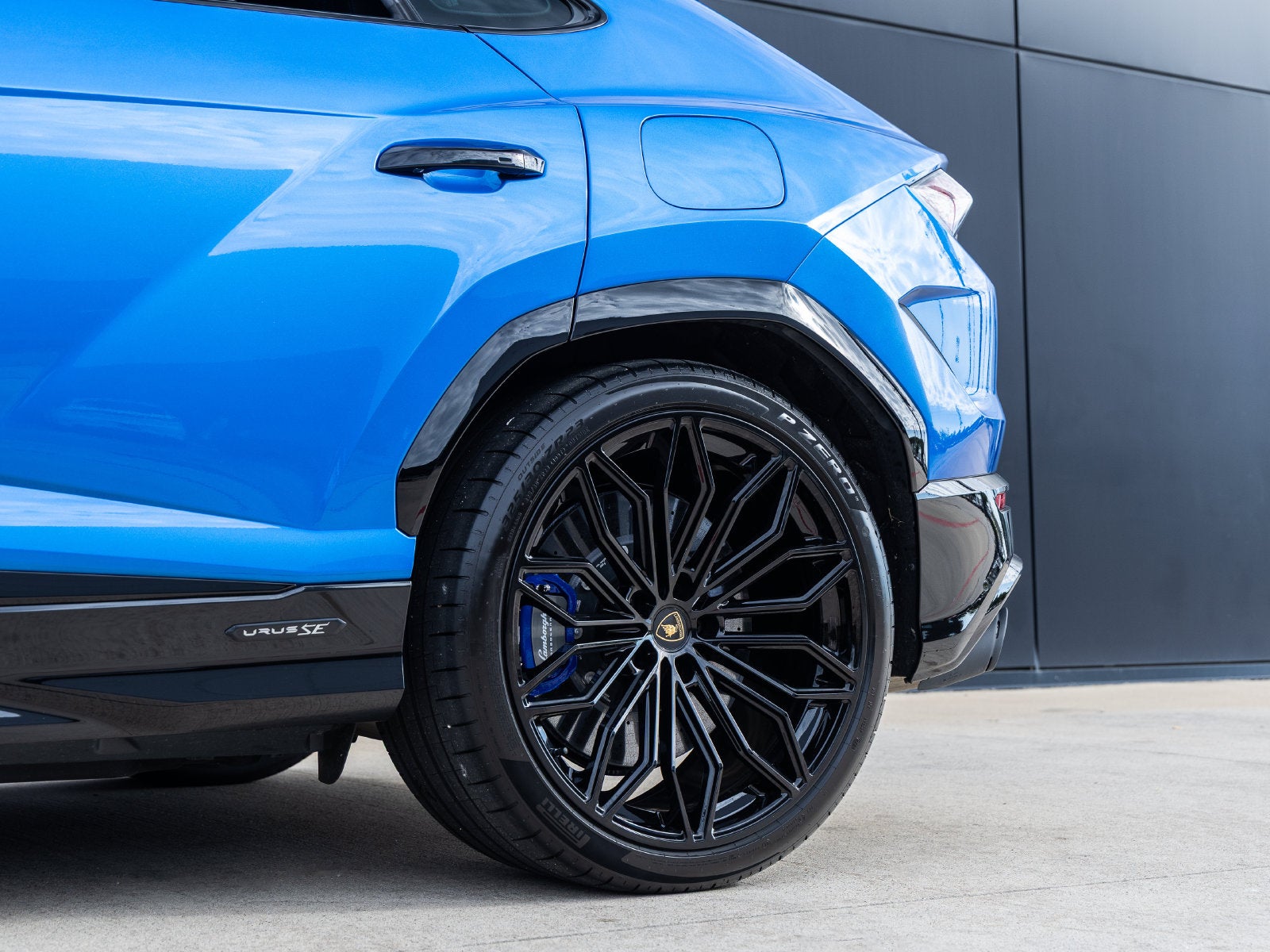 2025 Lamborghini Urus SE