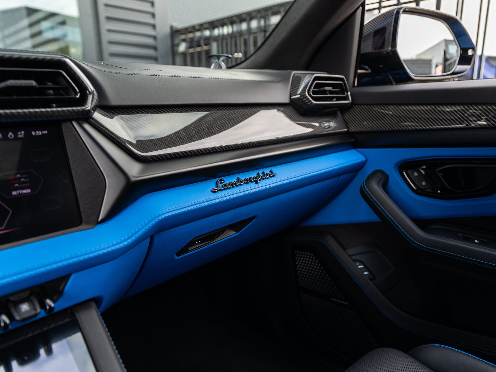 2025 Lamborghini Urus SE
