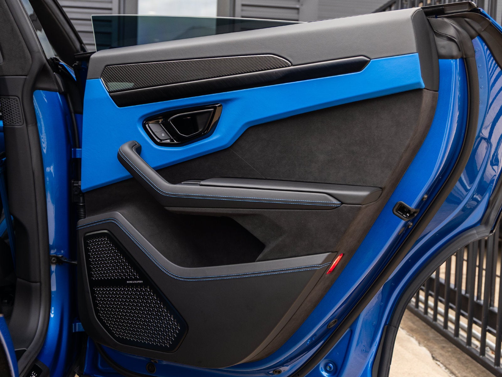2025 Lamborghini Urus SE