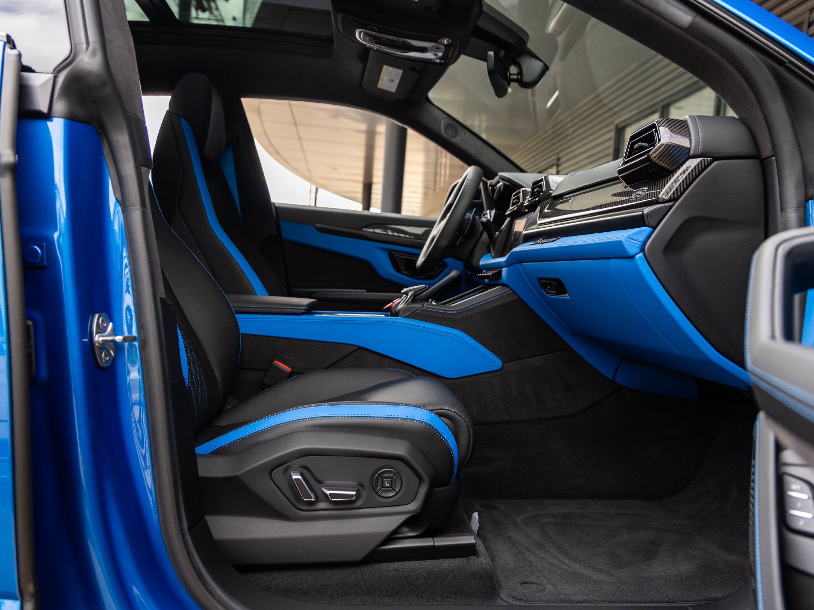 2025 Lamborghini Urus SE