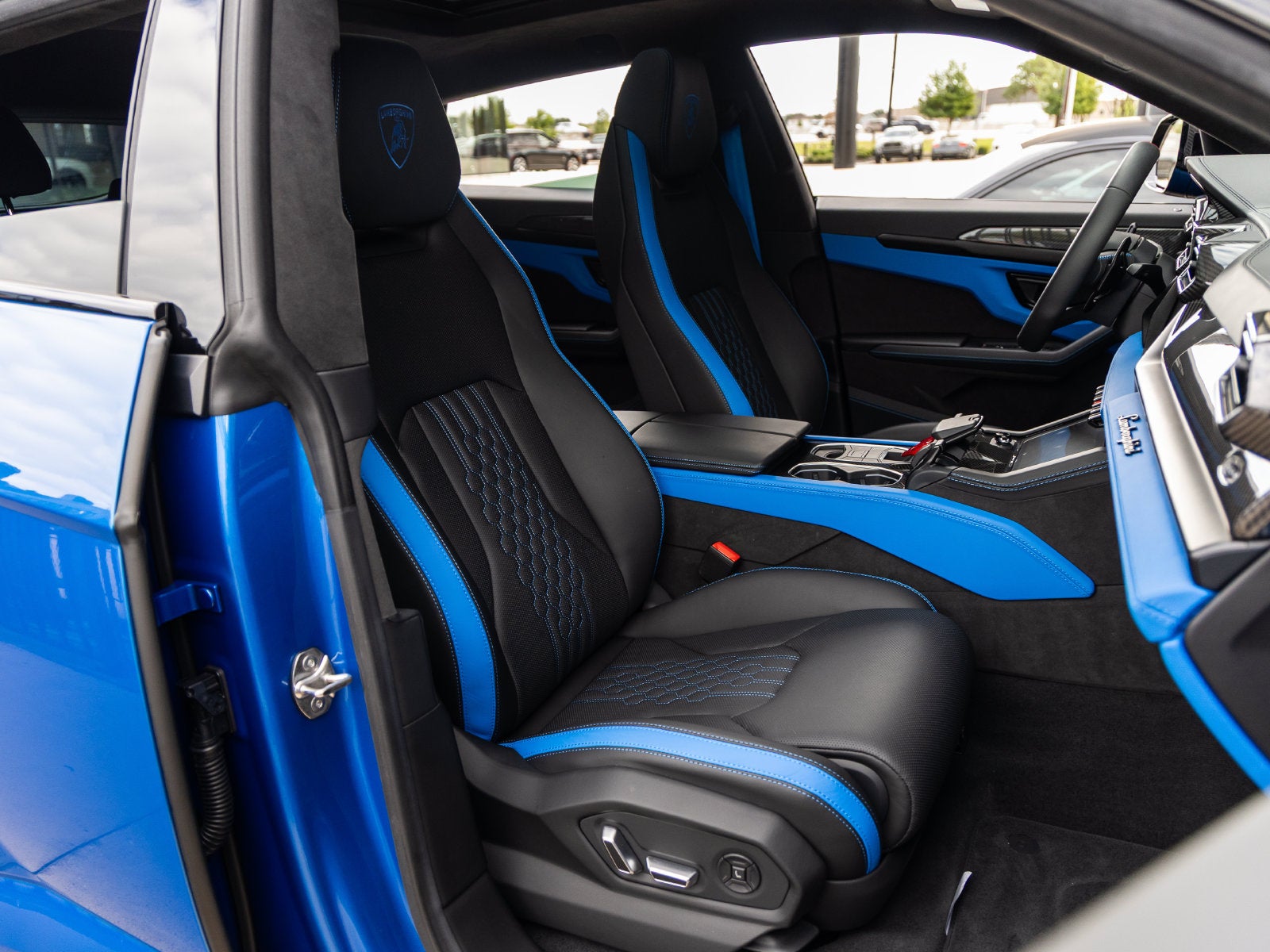 2025 Lamborghini Urus SE