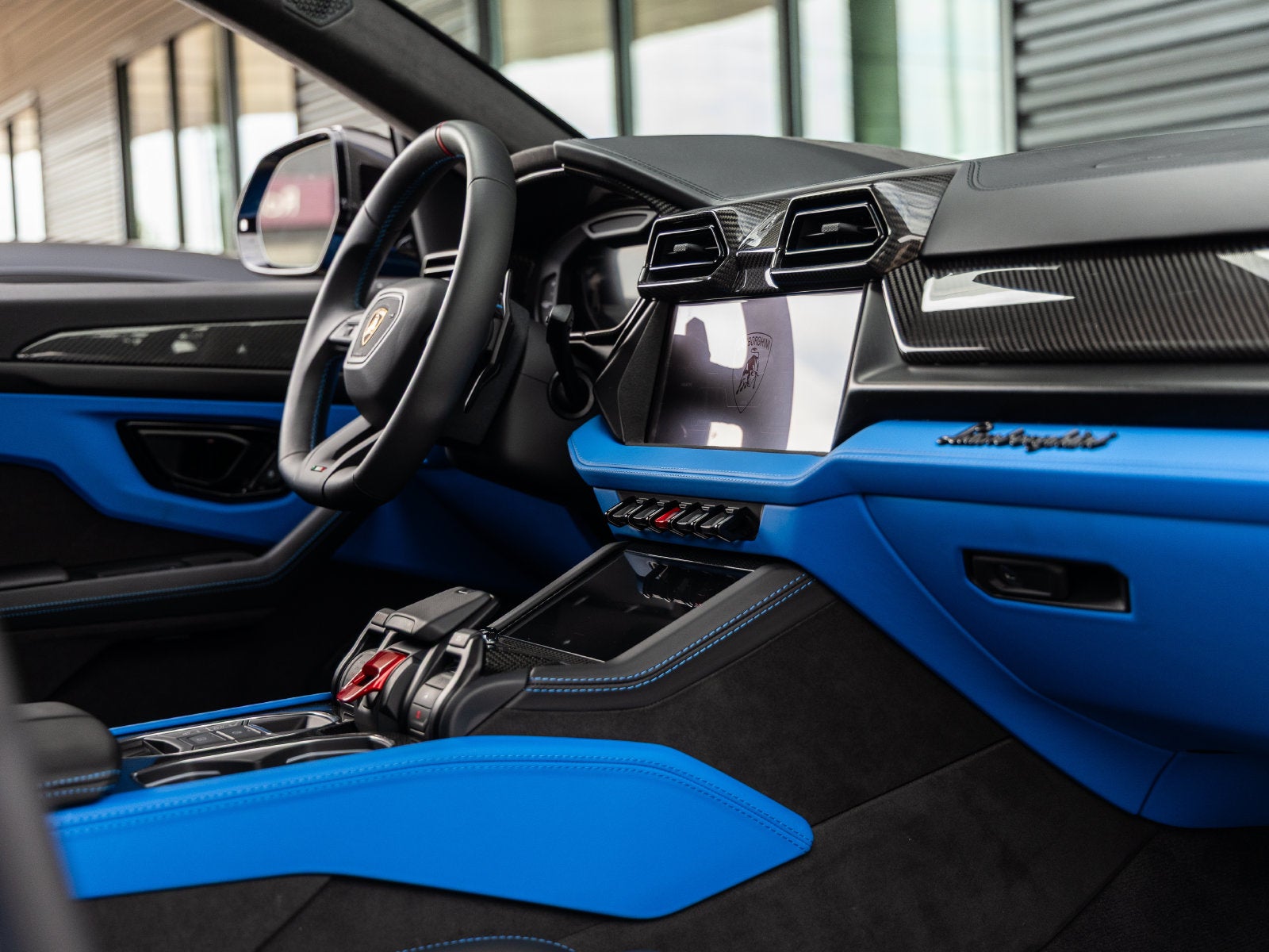 2025 Lamborghini Urus SE