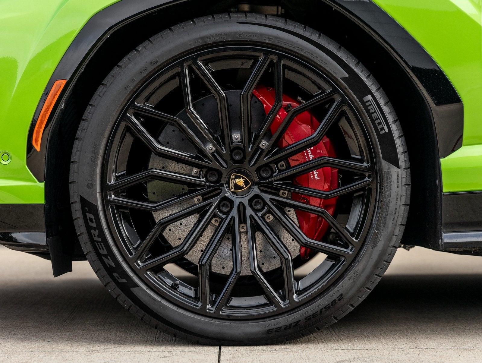 2025 Lamborghini Urus SE