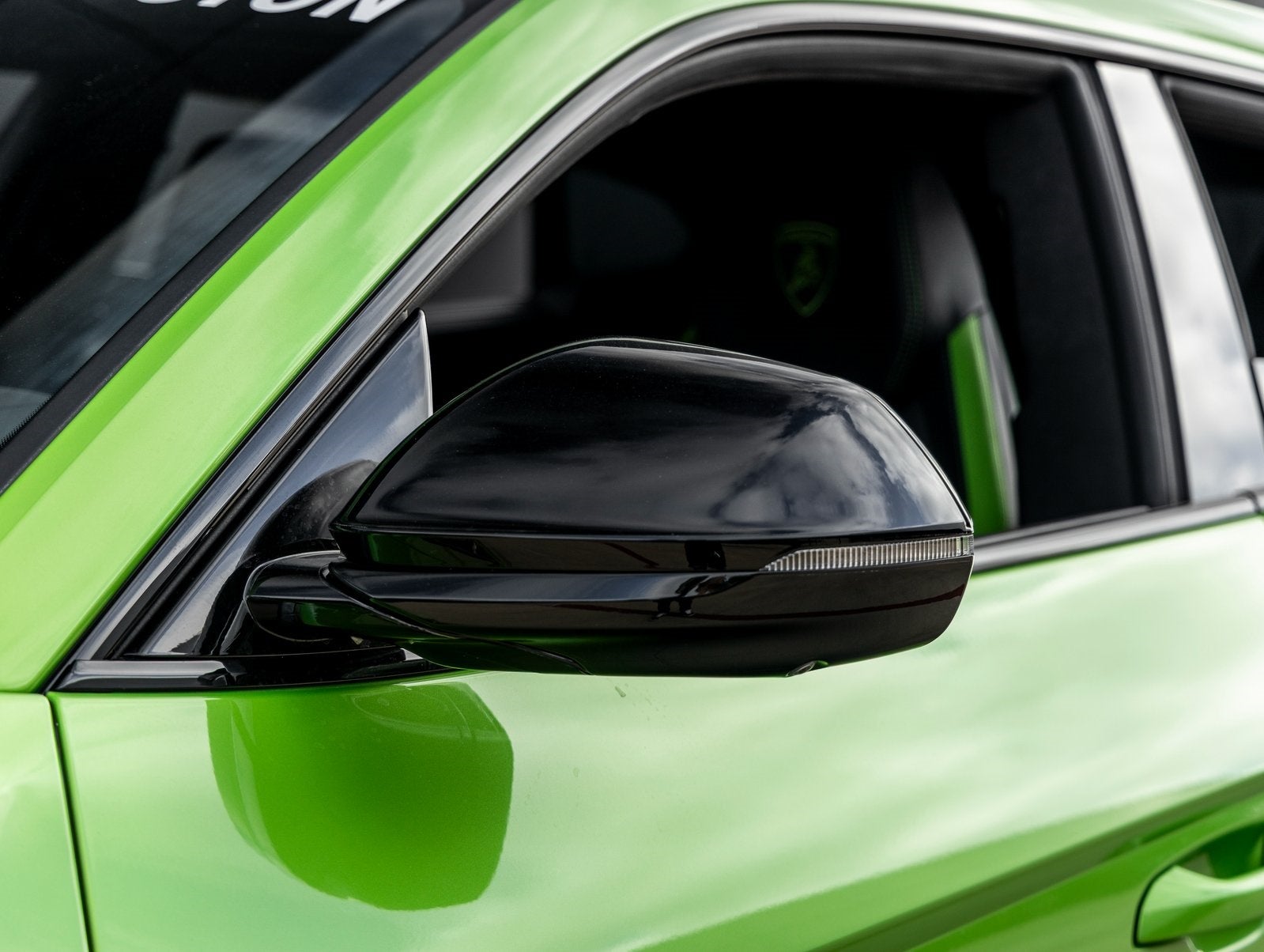 2025 Lamborghini Urus SE