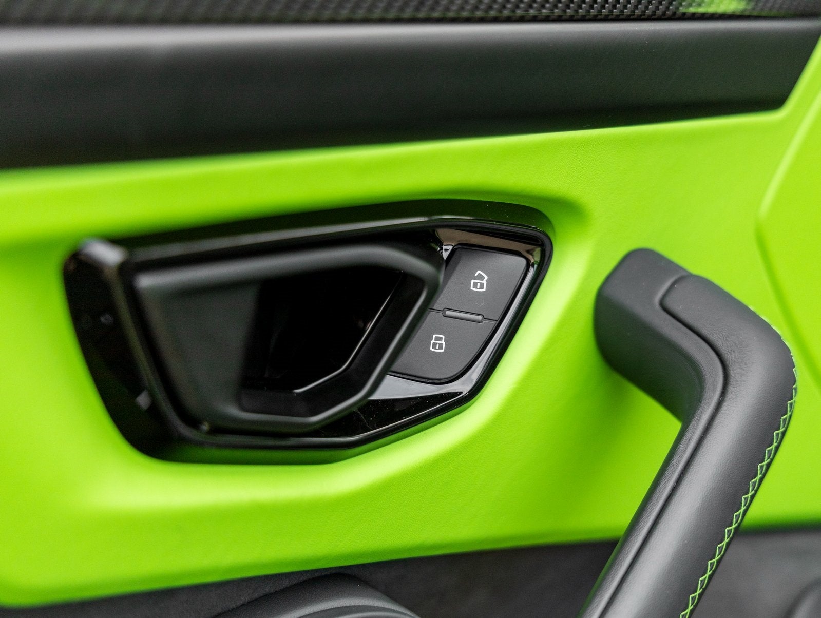 2025 Lamborghini Urus SE