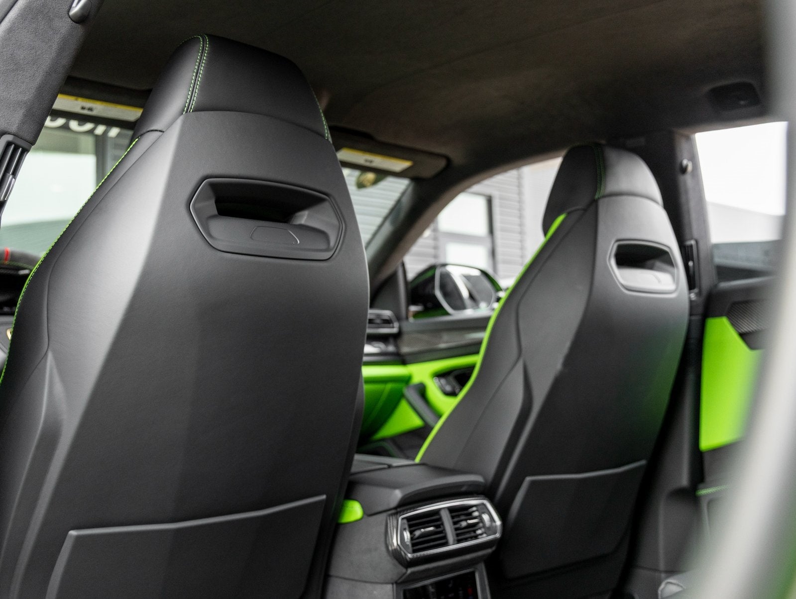 2025 Lamborghini Urus SE