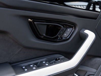 2025 Lamborghini Urus SE