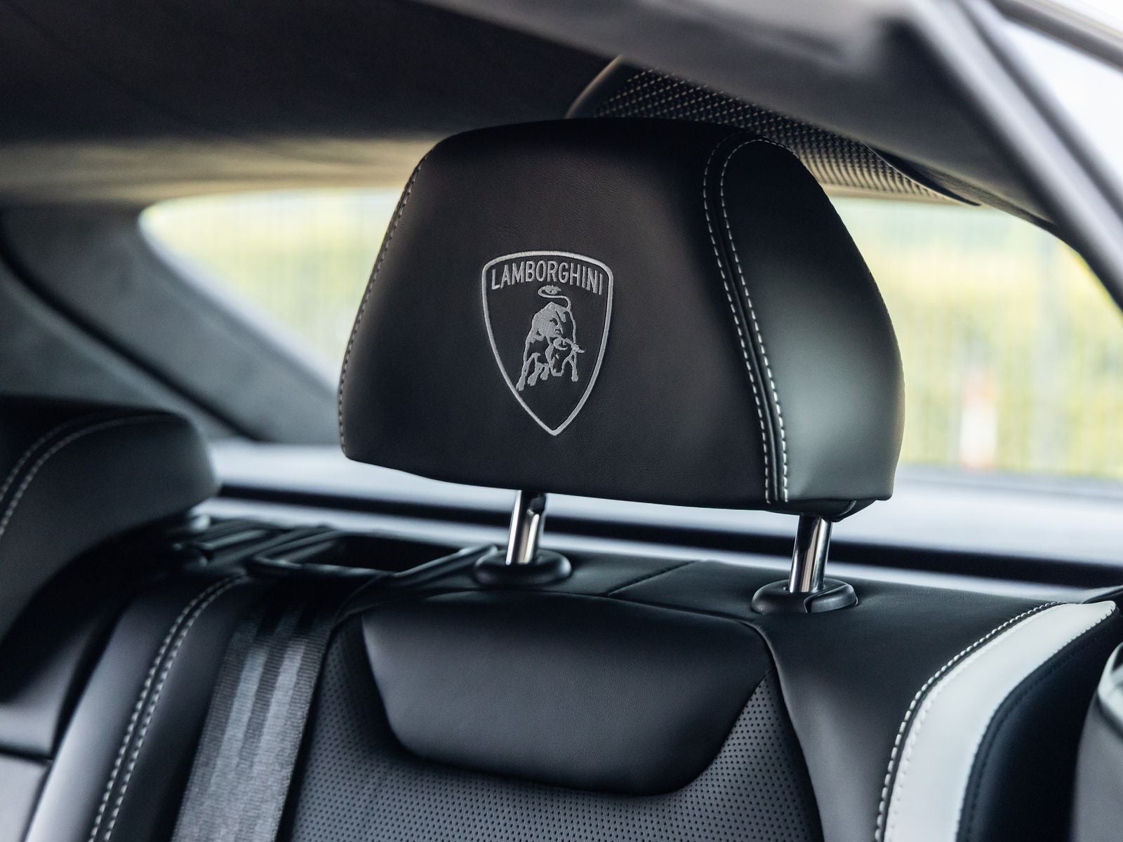 2025 Lamborghini Urus SE