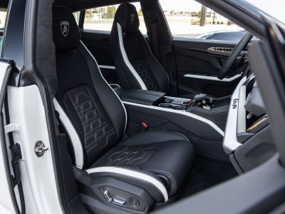 2025 Lamborghini Urus SE