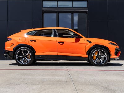2025 Lamborghini Urus SE