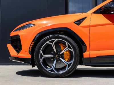 2025 Lamborghini Urus SE