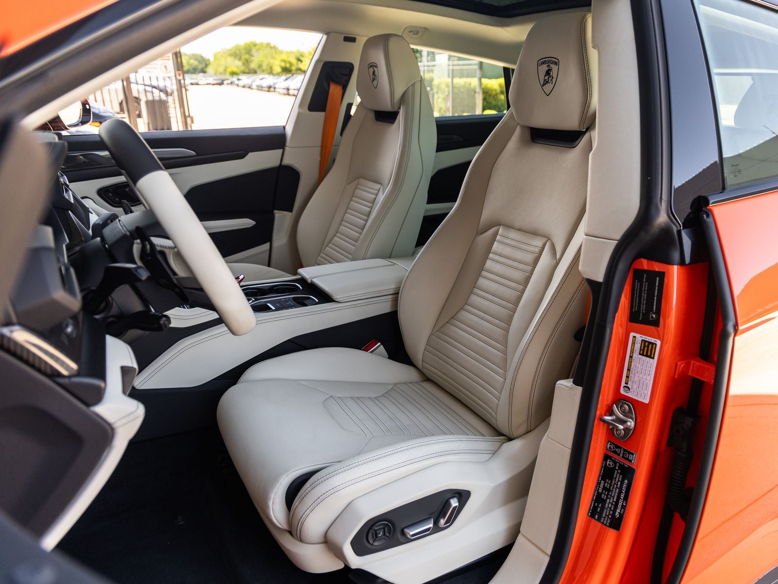 2025 Lamborghini Urus SE