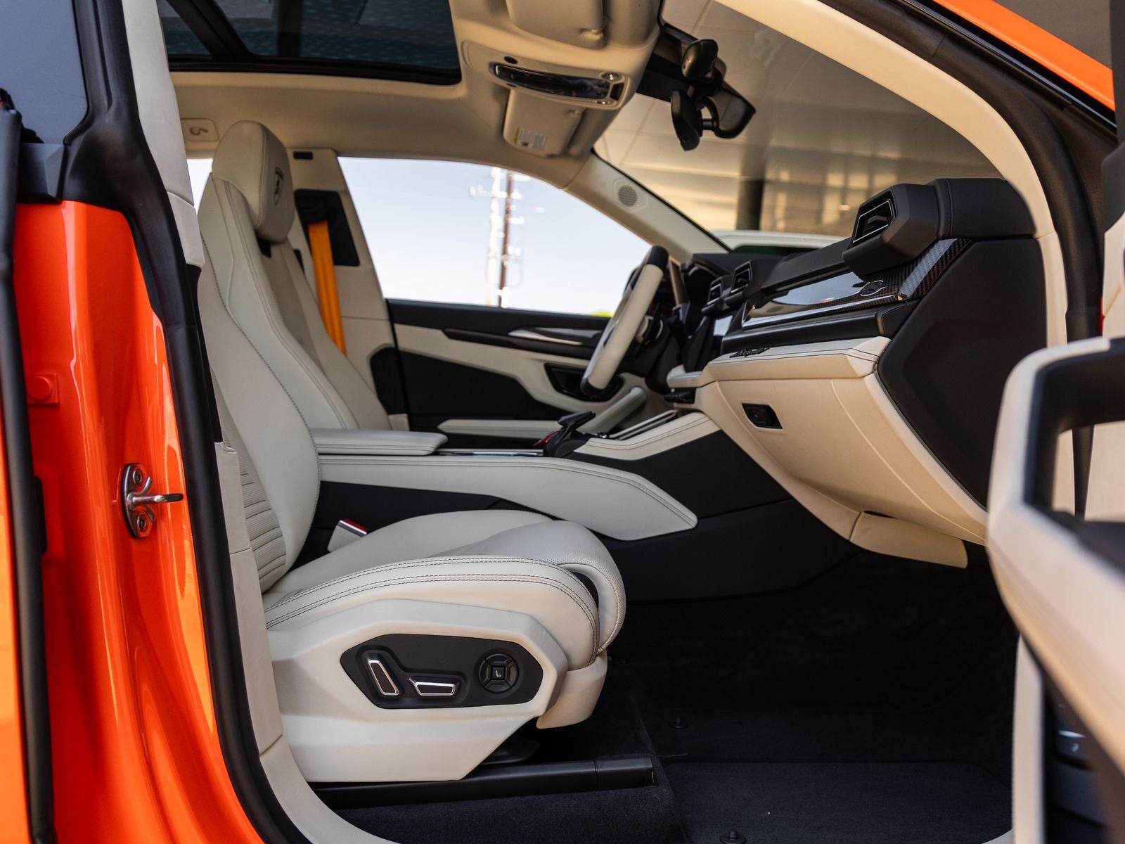 2025 Lamborghini Urus SE