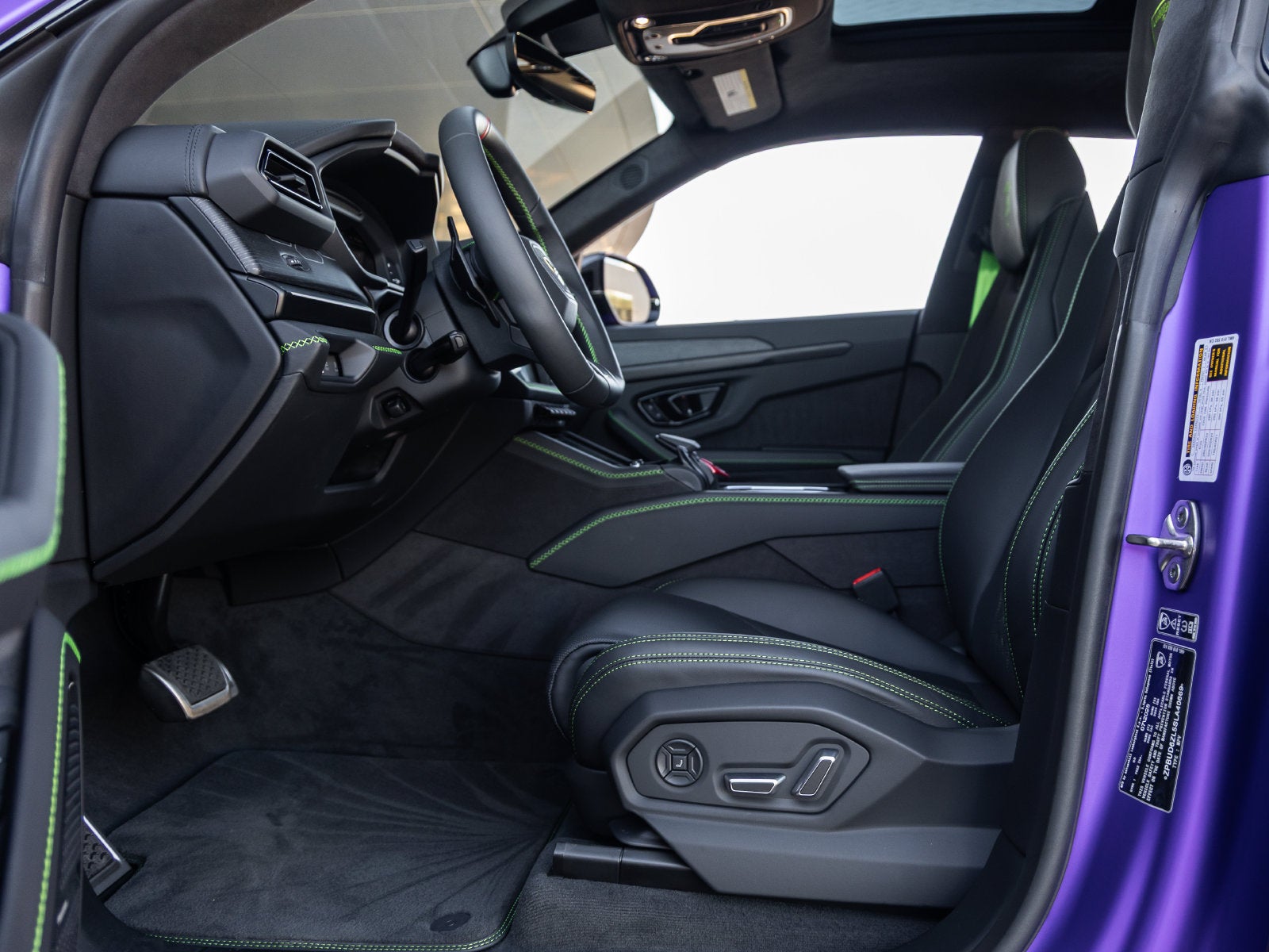2025 Lamborghini Urus SE