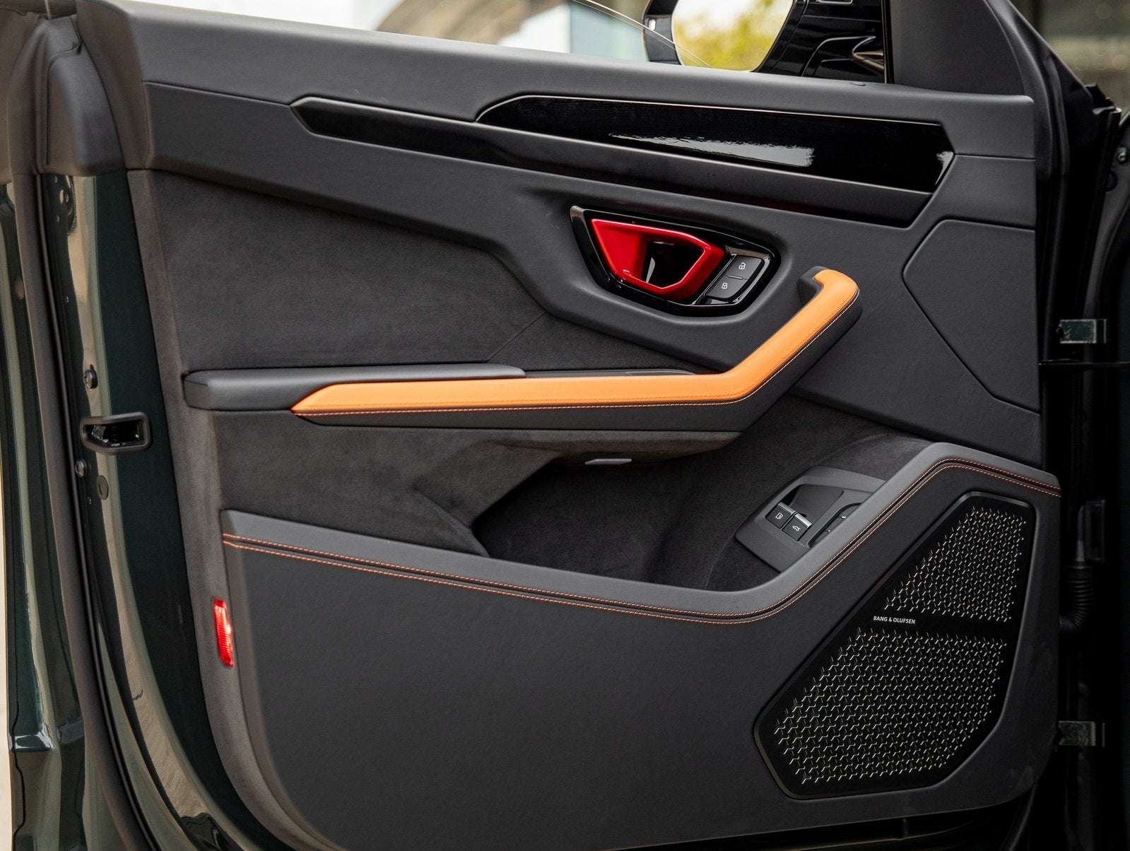 2025 Lamborghini Urus SE