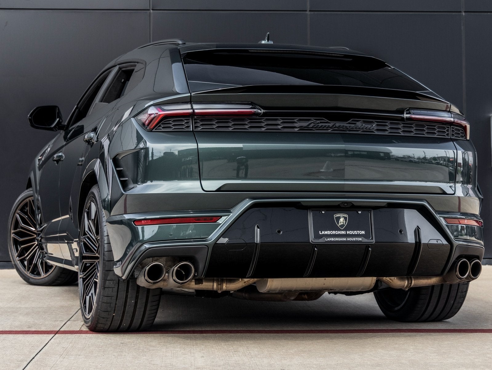 2025 Lamborghini Urus SE