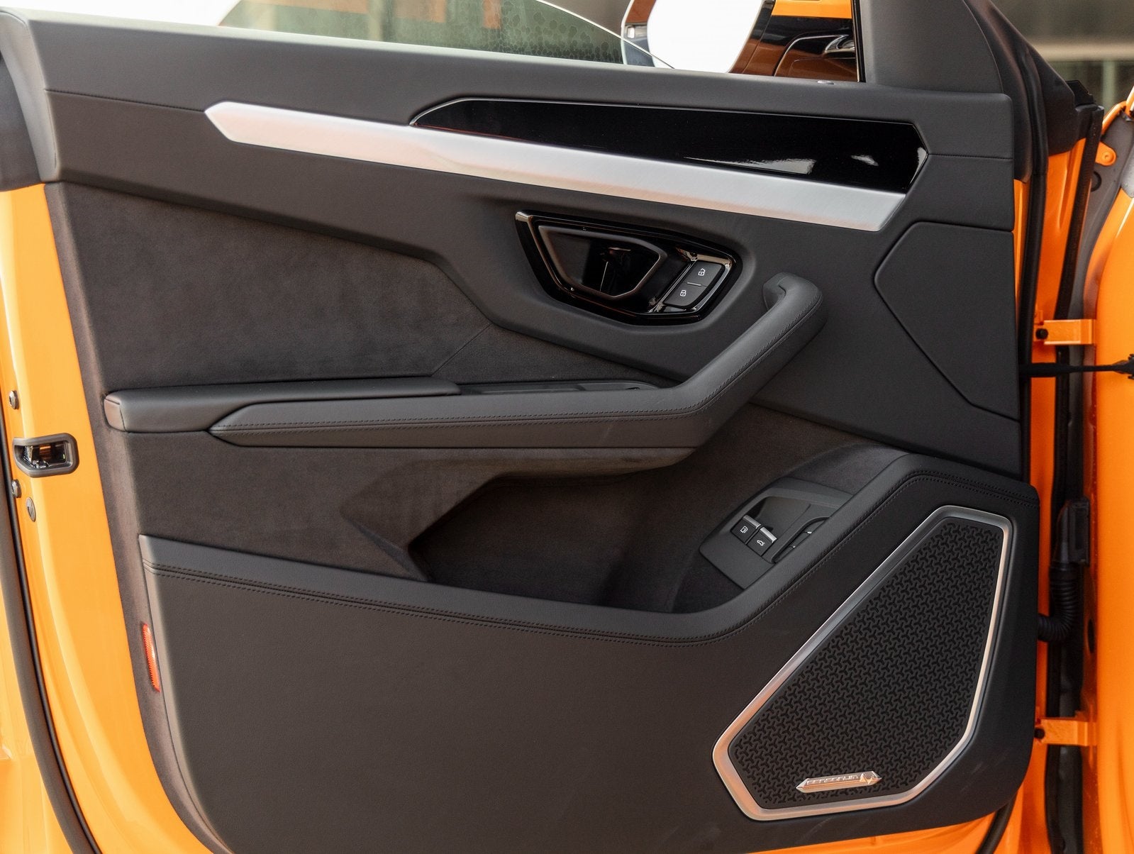 2025 Lamborghini Urus SE