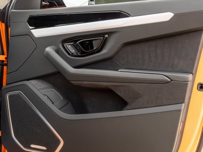 2025 Lamborghini Urus SE