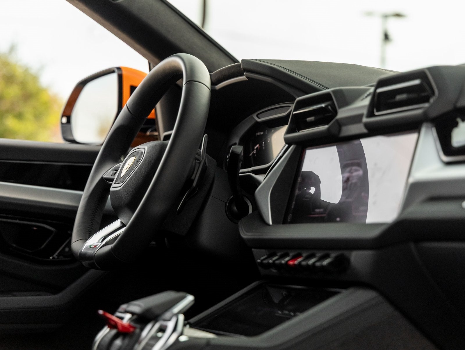 2025 Lamborghini Urus SE