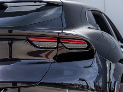 2025 Ferrari Purosangue Base