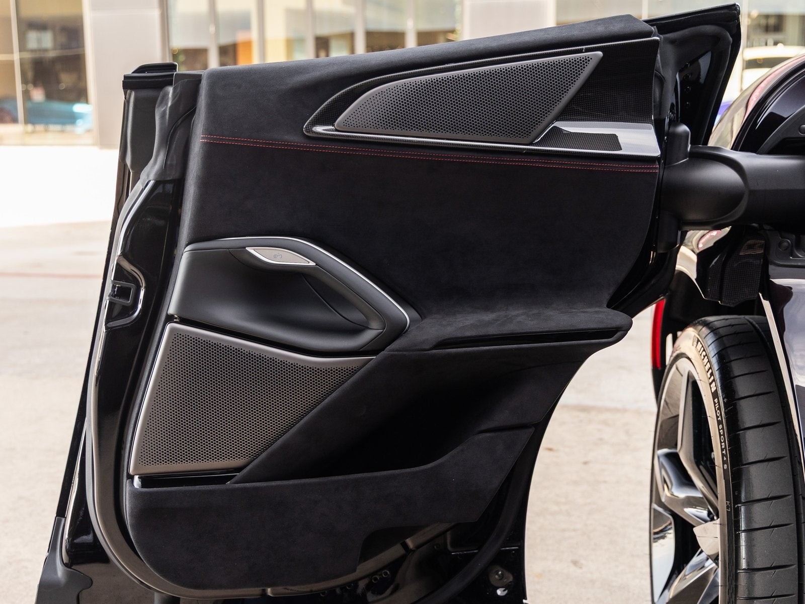 2025 Ferrari Purosangue Base