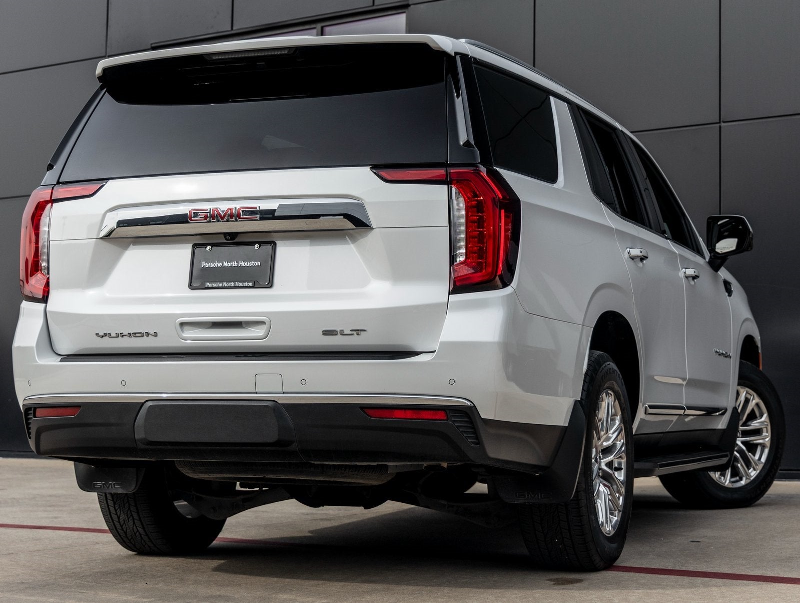 2022 GMC Yukon SLT