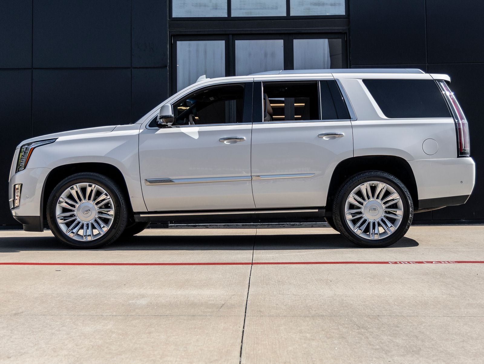 2019 Cadillac Escalade Platinum Edition