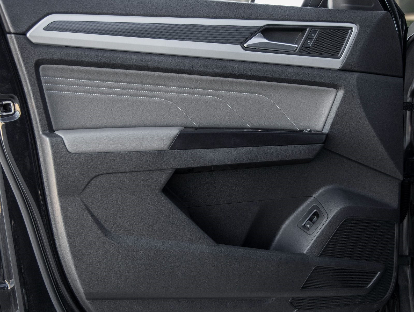 2021 Volkswagen Atlas Cross Sport 3.6L V6 SE w/Technology R-Line