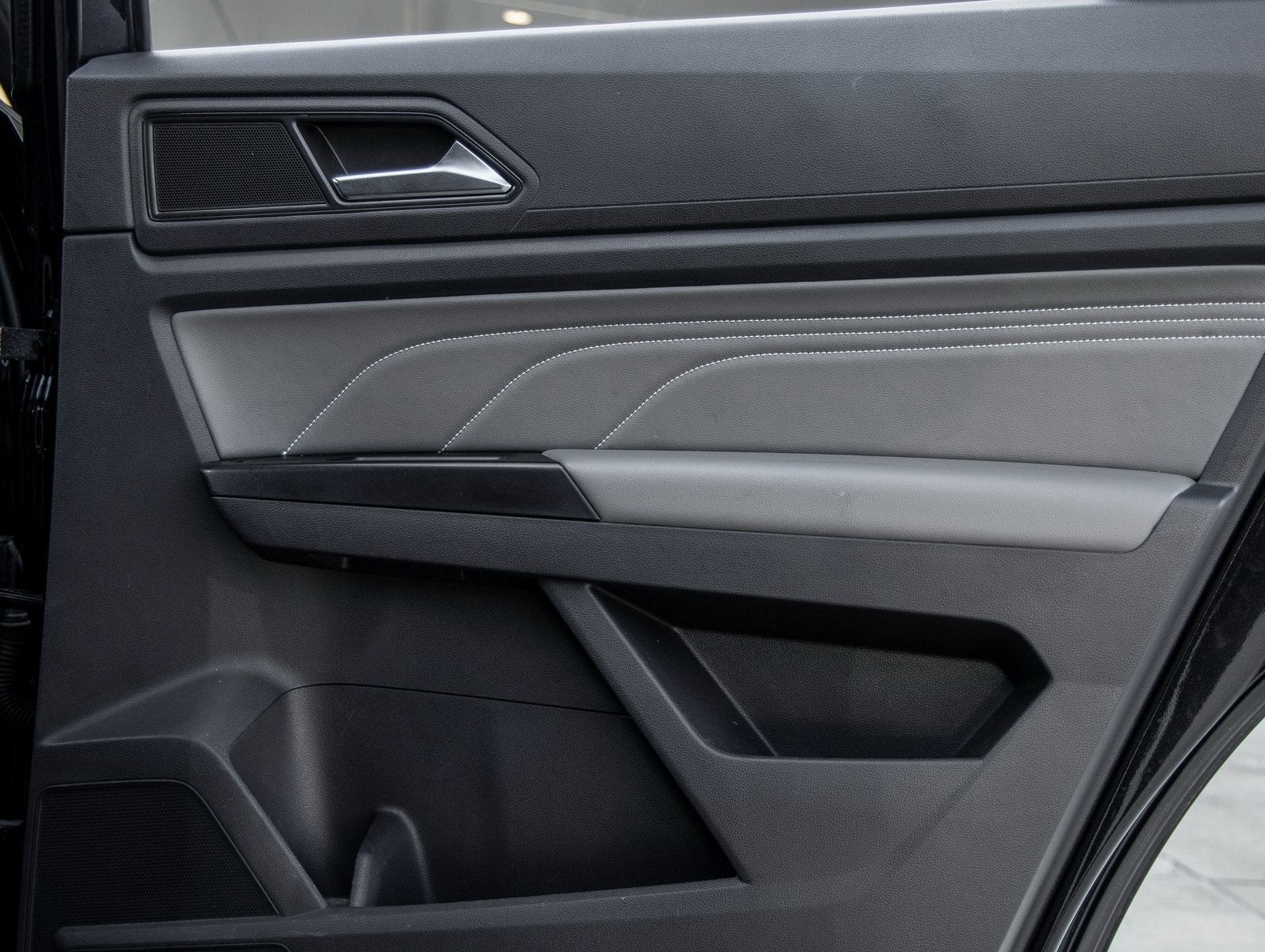 2021 Volkswagen Atlas Cross Sport 3.6L V6 SE w/Technology R-Line