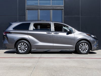 2023 Toyota Sienna XLE