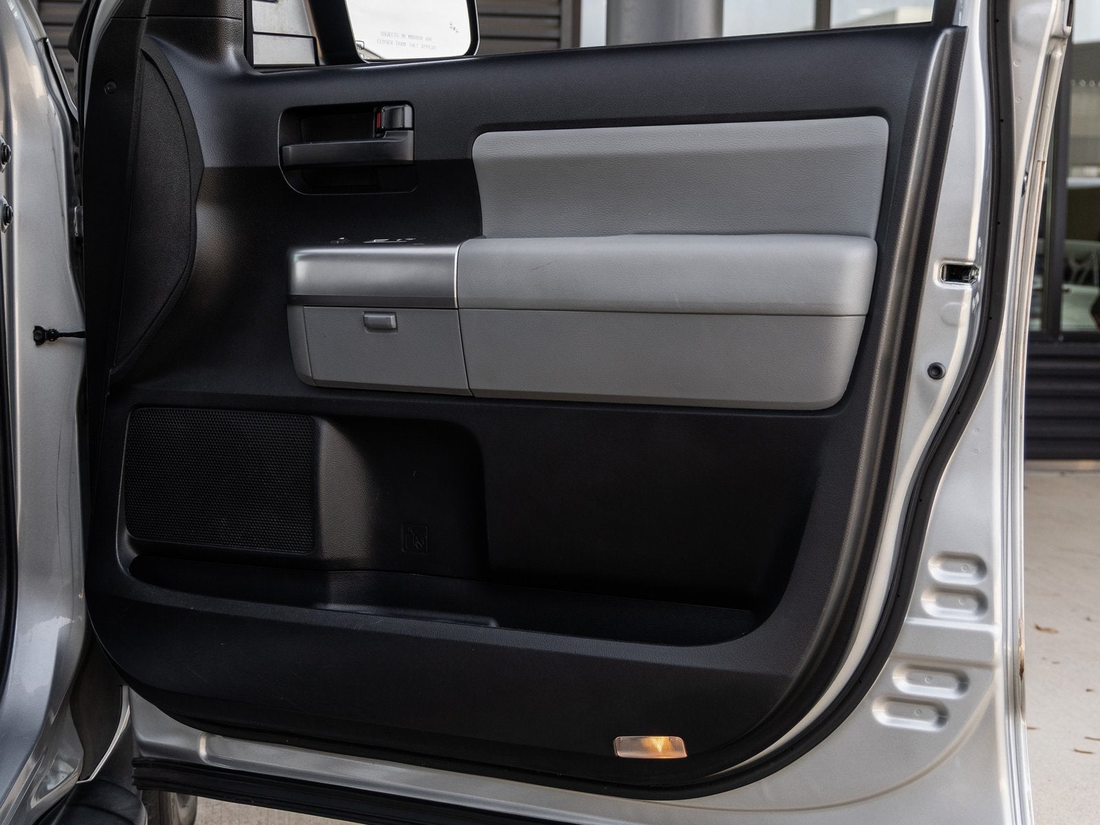 2020 Toyota Sequoia SR5 5.7L