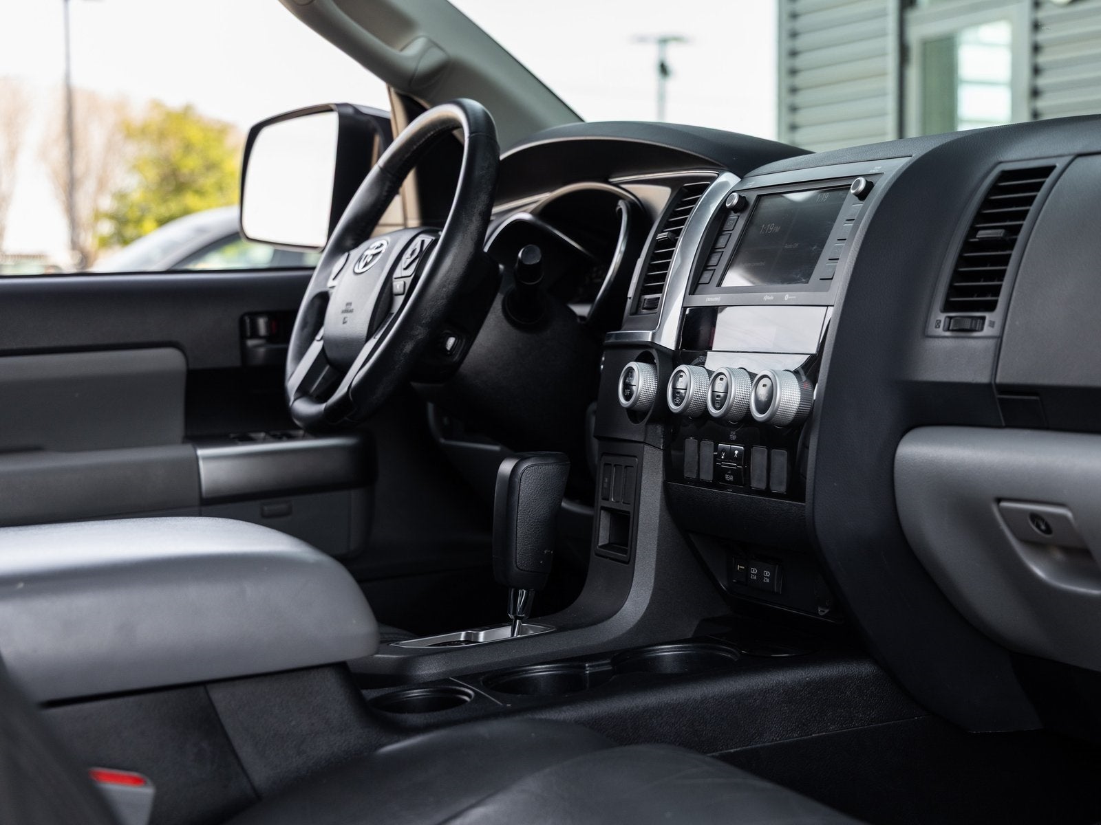 2020 Toyota Sequoia SR5 5.7L