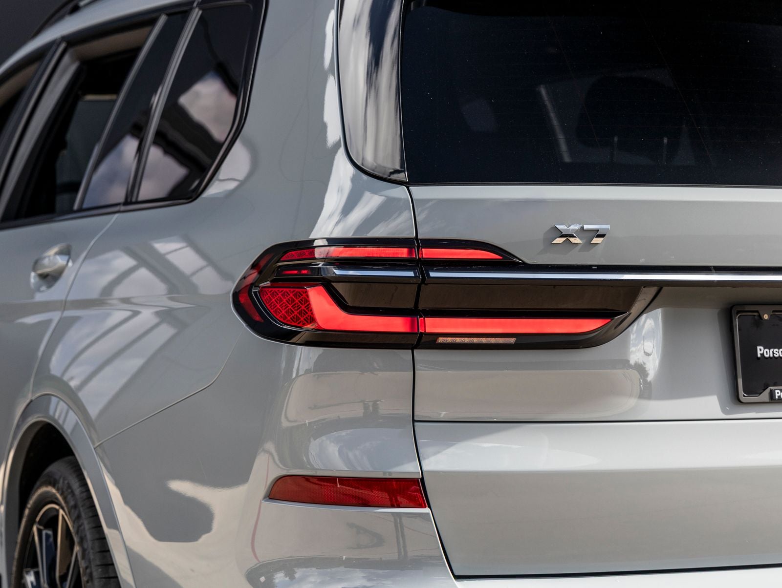 2025 BMW X7 M60i