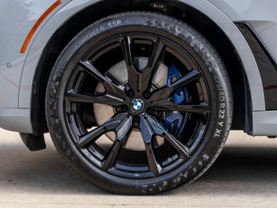 2025 BMW X7 M60i