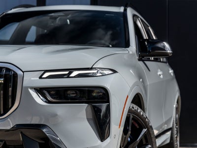 2025 BMW X7 M60i
