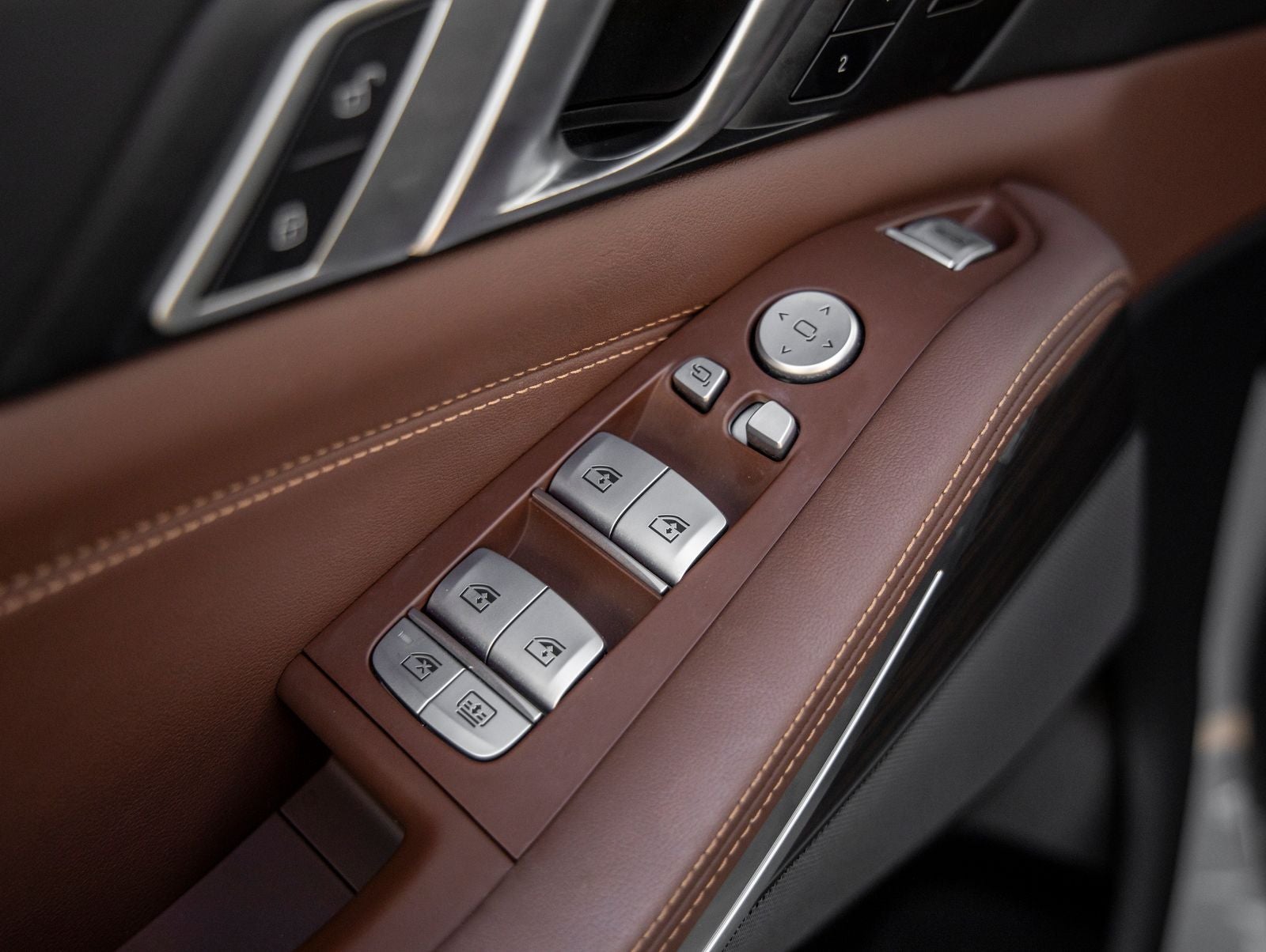 2025 BMW X7 M60i