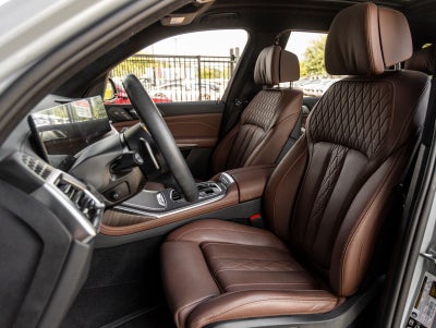 2025 BMW X7 M60i
