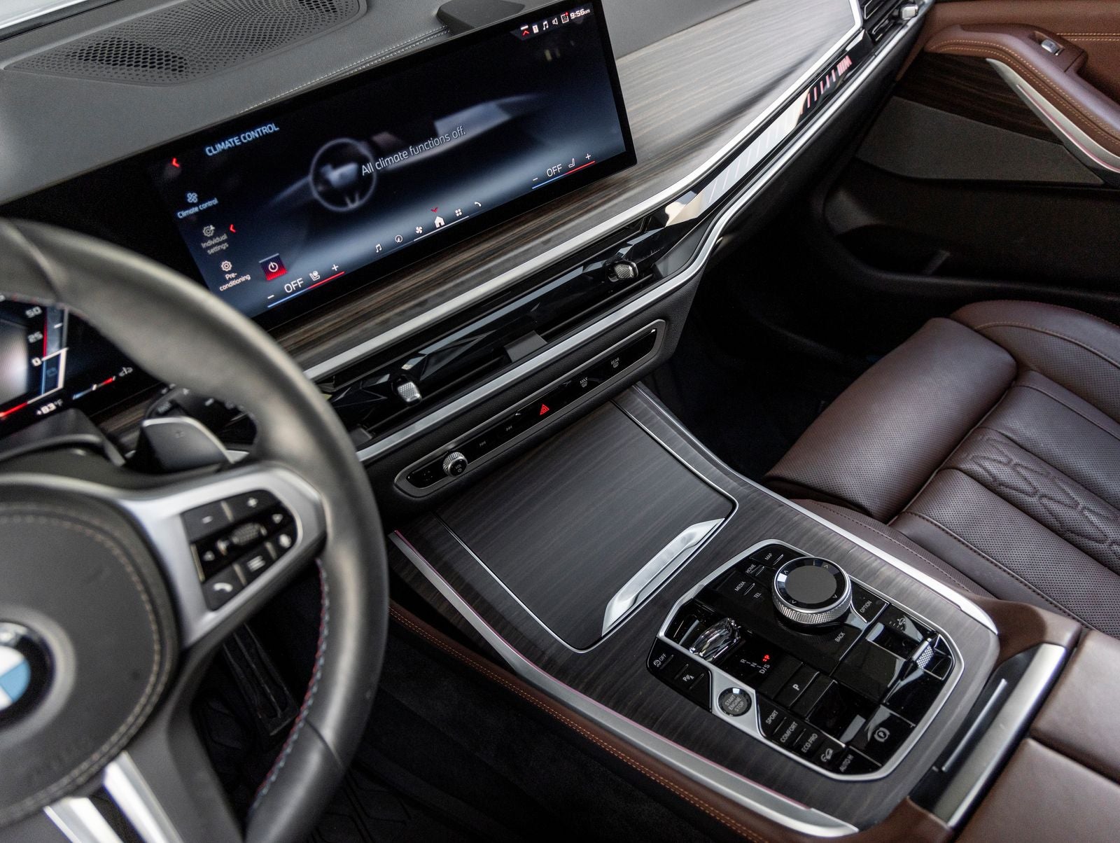 2025 BMW X7 M60i