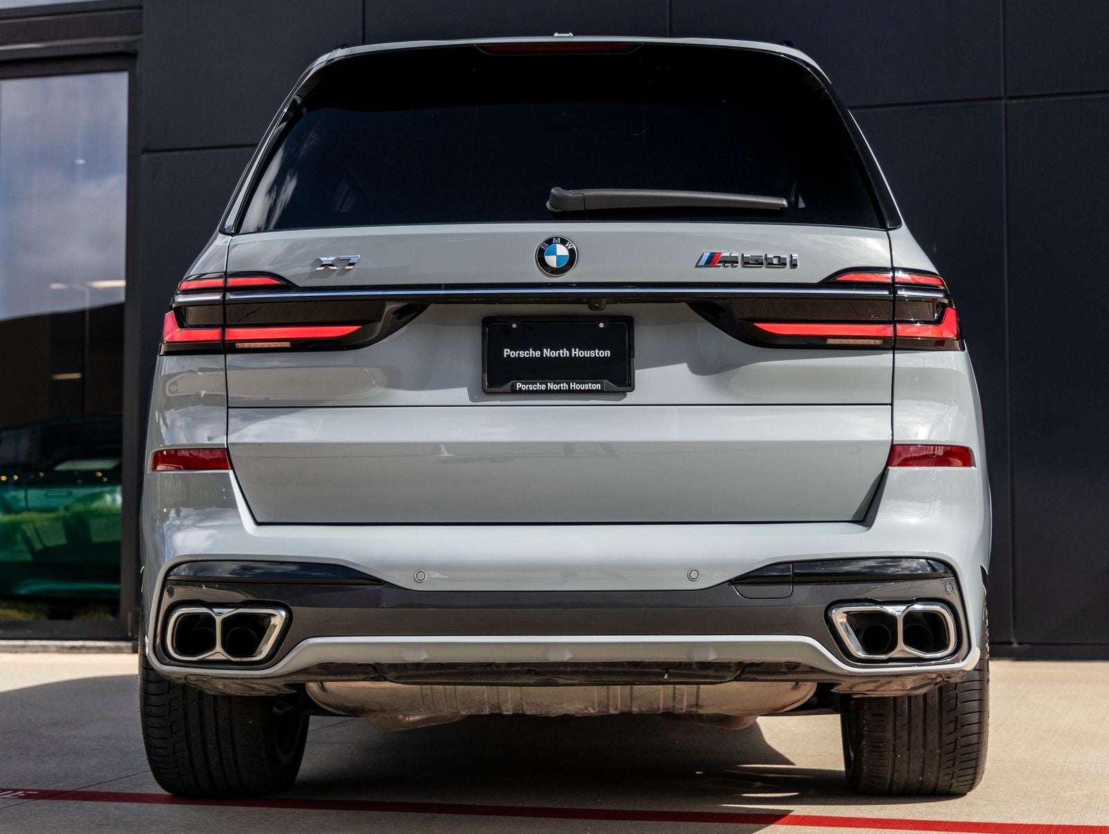 2025 BMW X7 M60i